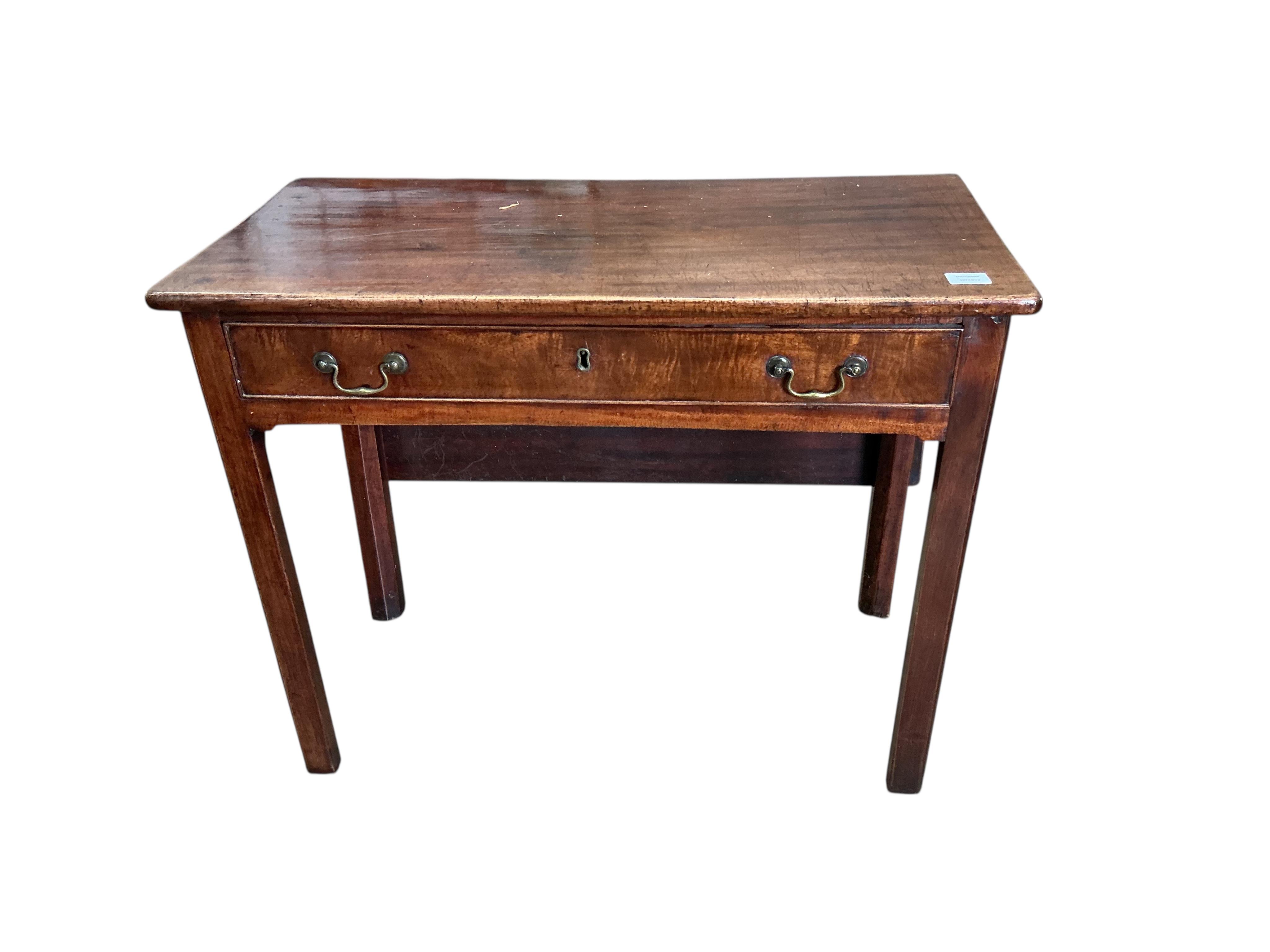 A George III rectangular mahogany single drop flap side table, width 91cm, depth 48cm, height 69cm